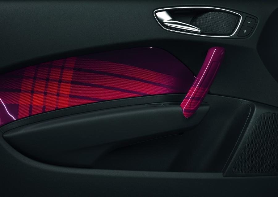 Детали интерьера Audi A1 Fashion Concept (8X) 2010 года  (фото 4 из 6)